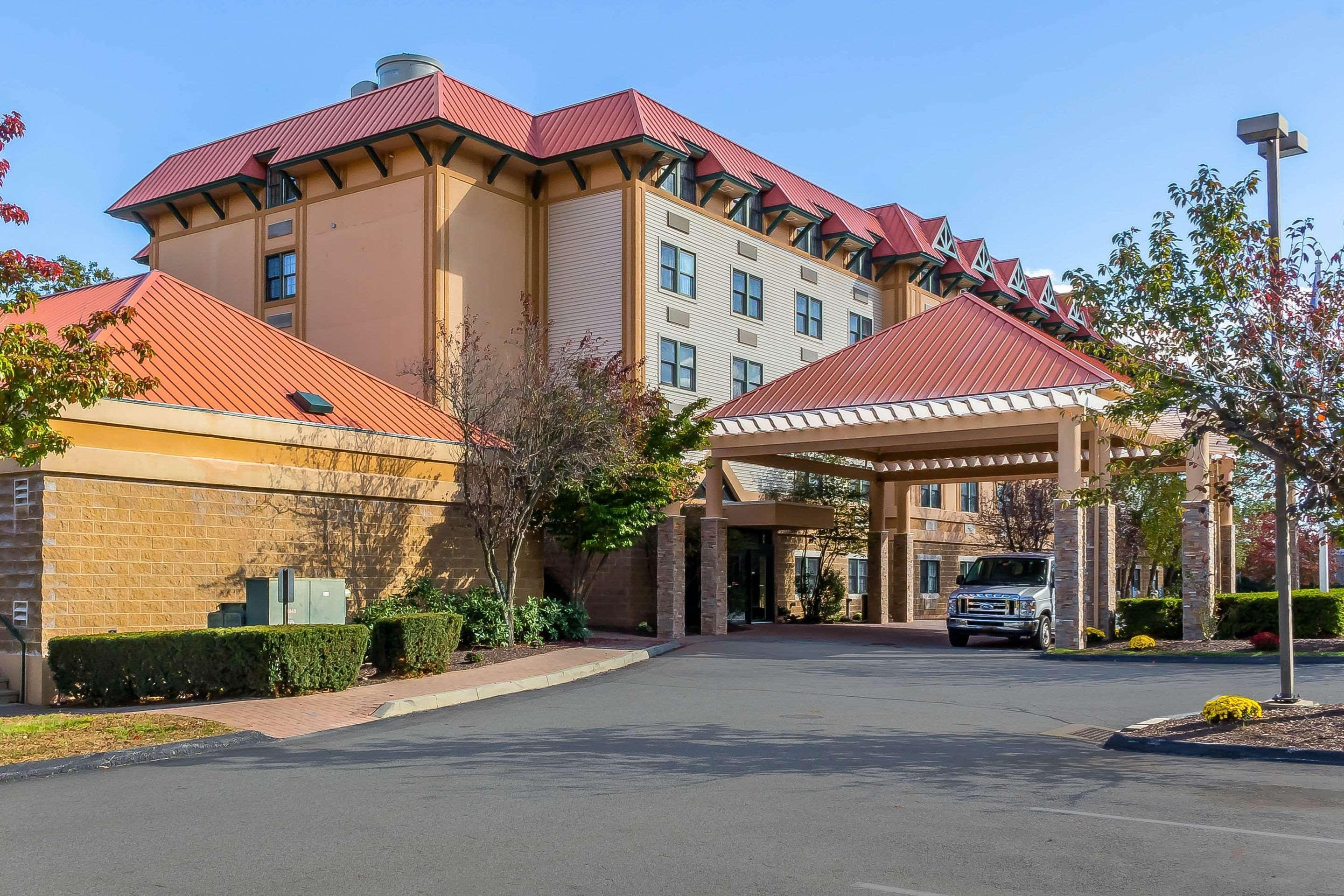 Comfort Suites Near Casinos Norwich Exteriör bild