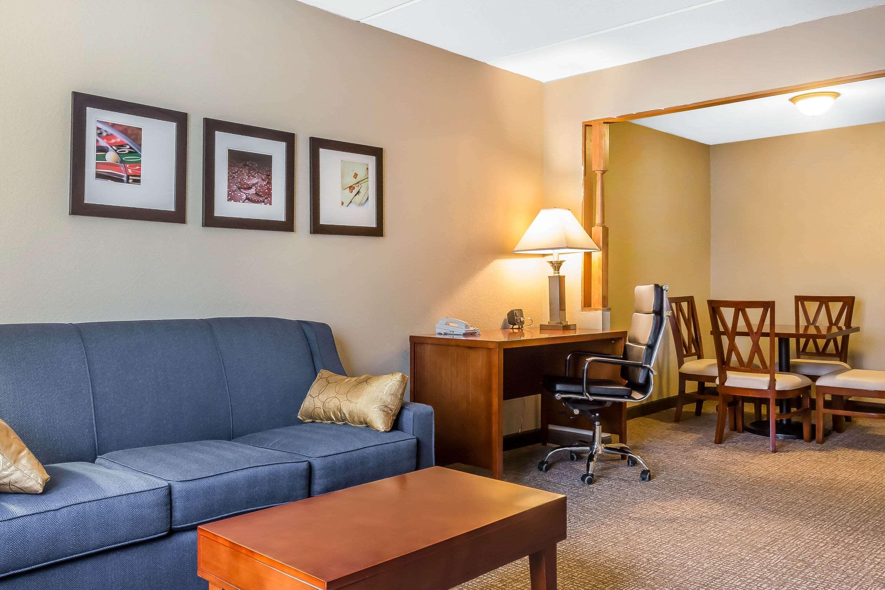 Comfort Suites Near Casinos Norwich Exteriör bild
