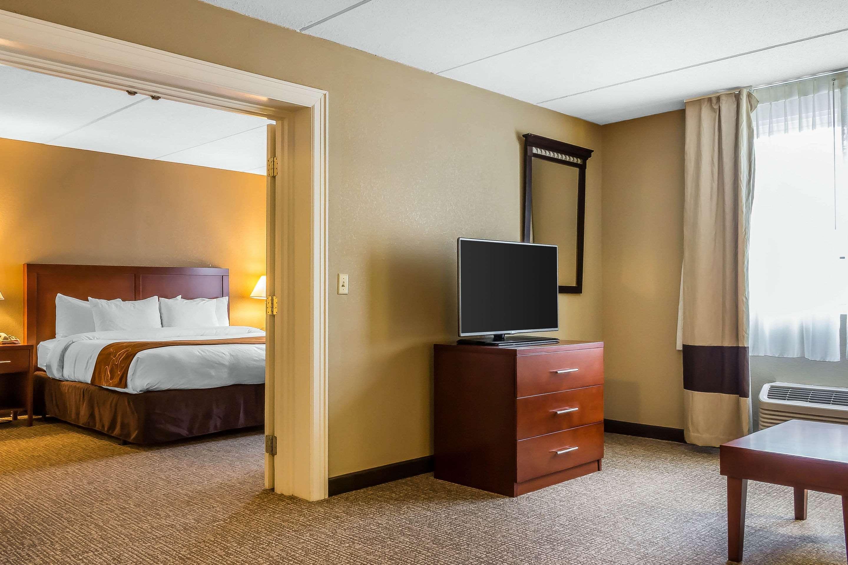 Comfort Suites Near Casinos Norwich Exteriör bild