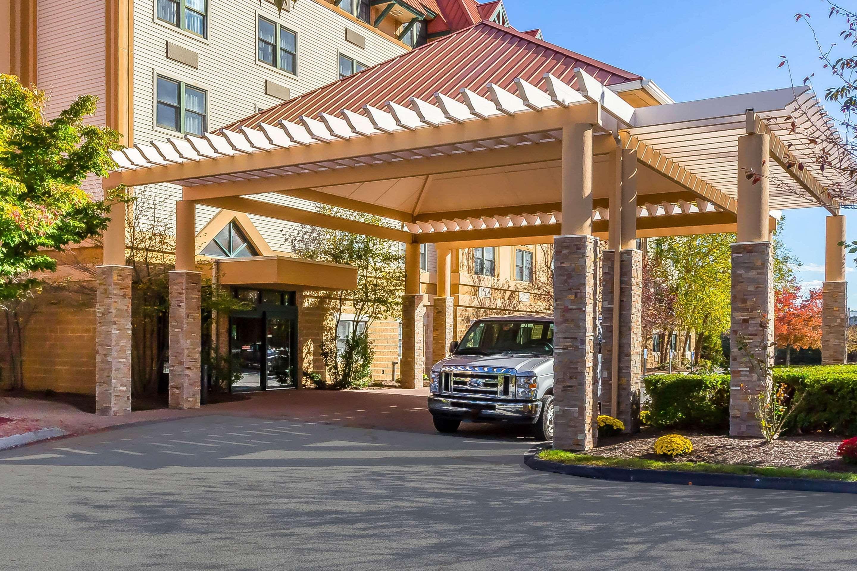 Comfort Suites Near Casinos Norwich Exteriör bild