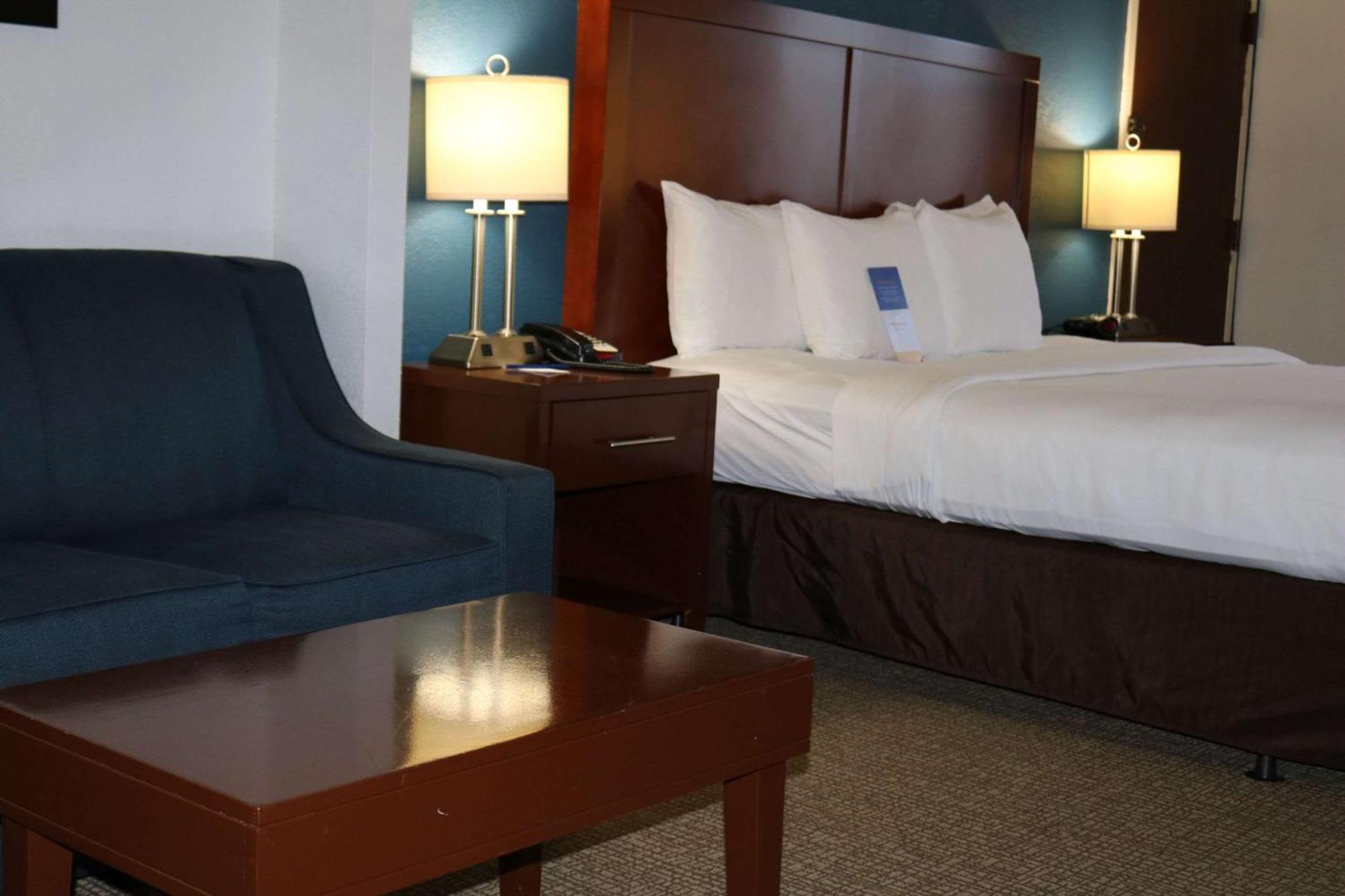 Comfort Suites Near Casinos Norwich Exteriör bild