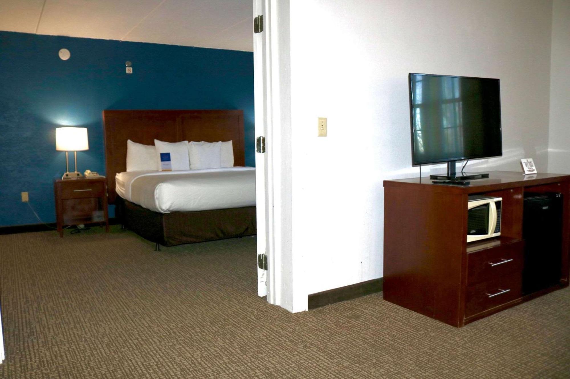 Comfort Suites Near Casinos Norwich Exteriör bild